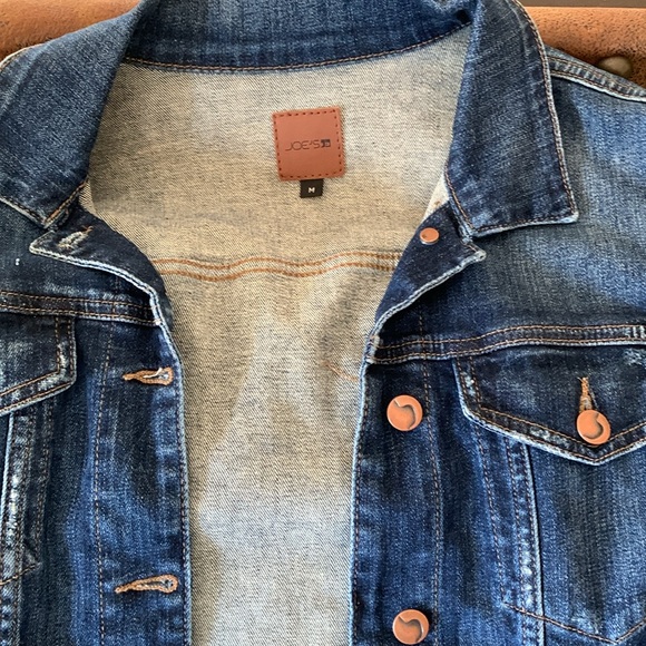 Joe Jean Distressed Jean Jacket Denim Dark Blue Brass Button Sz M - Picture 4 of 11